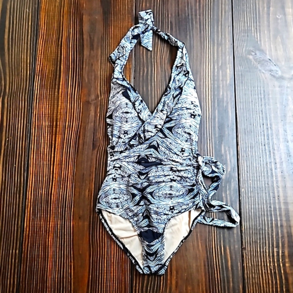 ADORABLE RUFFLED SWIMSUIT